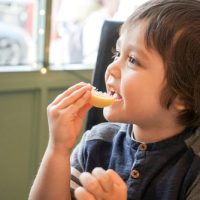 Des fruits et légumes frais sur ordonnance pour encourager les enfants à manger sainement