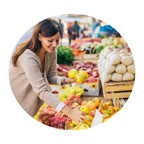 Equation nutrition brève femme au marché