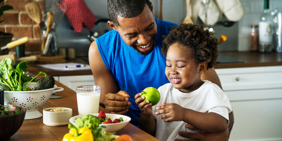 Food behaviors, movement behaviors and sleep: what links?