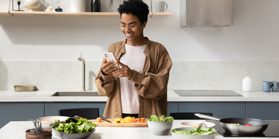aprifel interventions numériques santé jeune qui cuisine